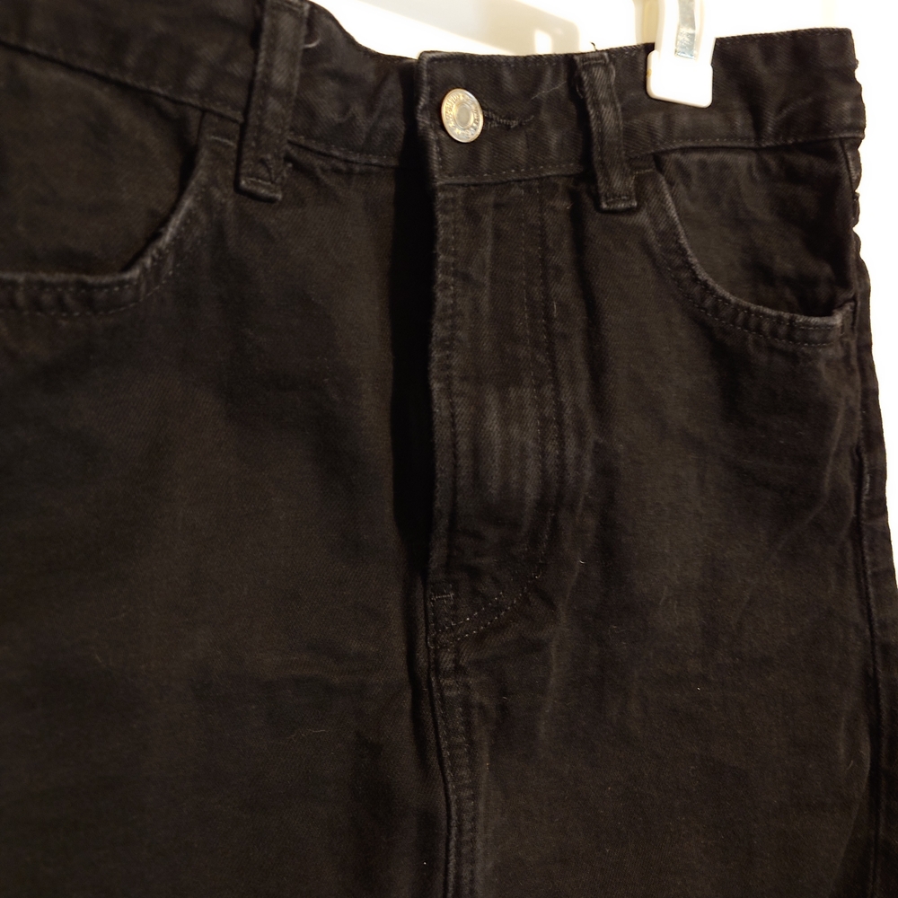 Chic Black Mini Skirt